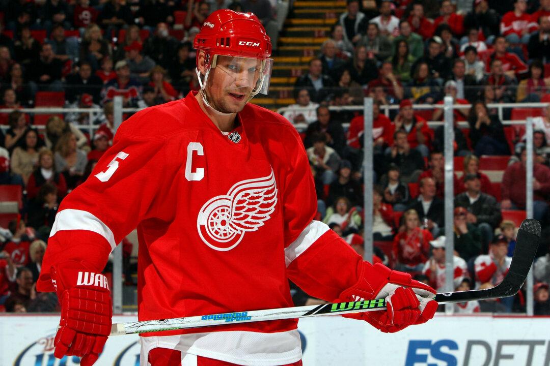 Exemplary Red Wing Lidstrom Inducted Into Hockey Hall of Fame