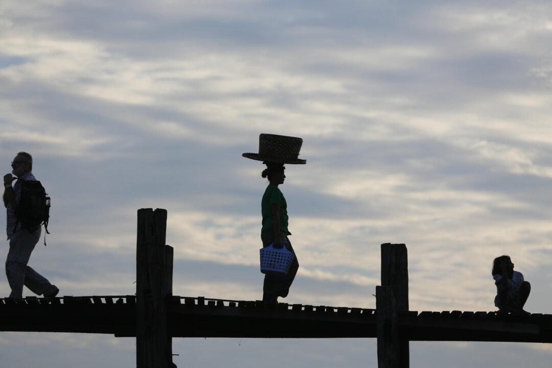 Burma Army to Keep Privileges Even With Opposition Win