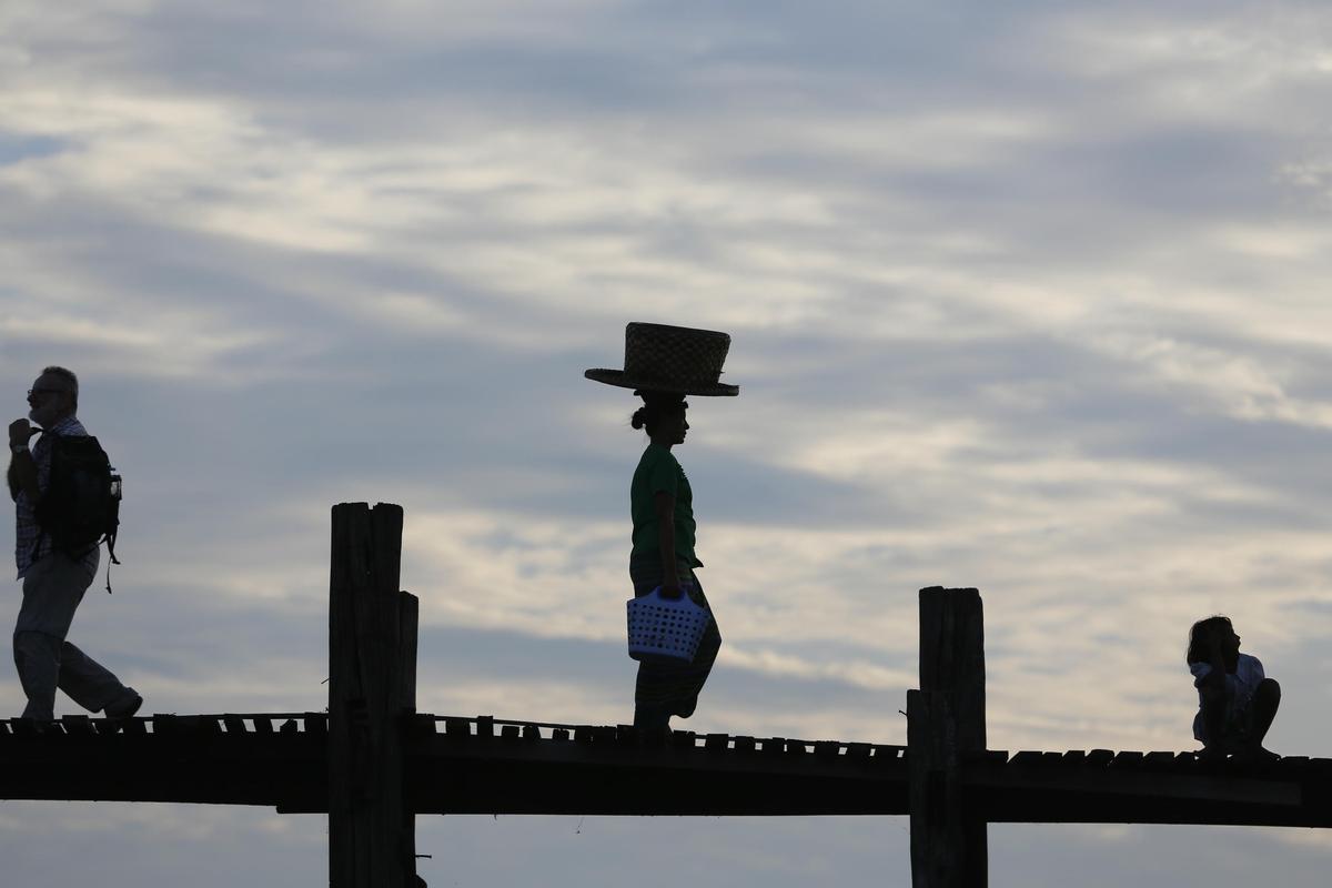 Burma Army to Keep Privileges Even With Opposition Win