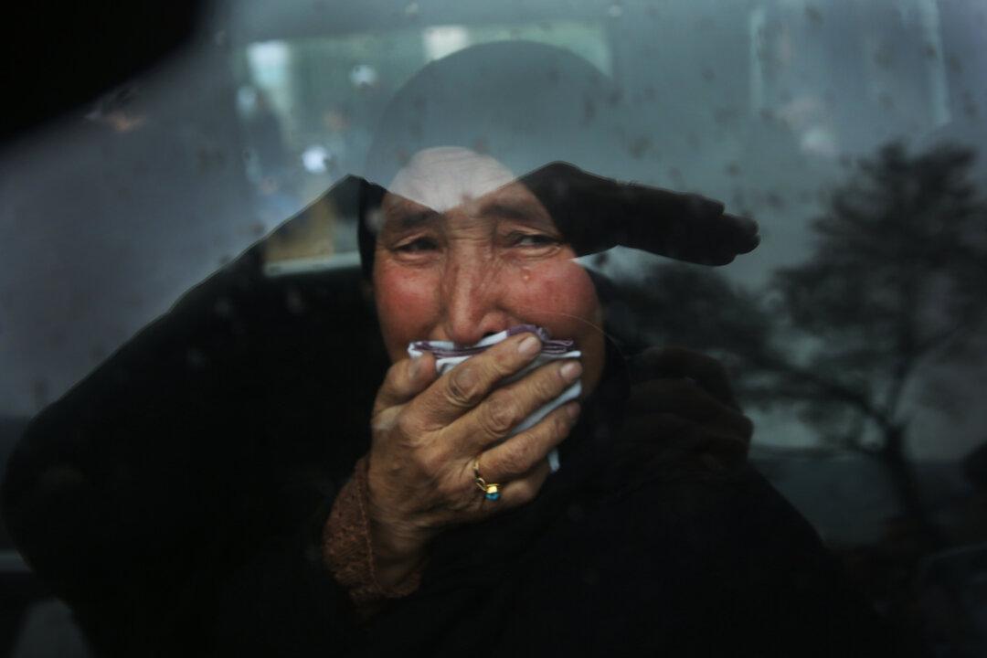Afghan Guards Open Fire at Kabul Rally Against Hazara Deaths
