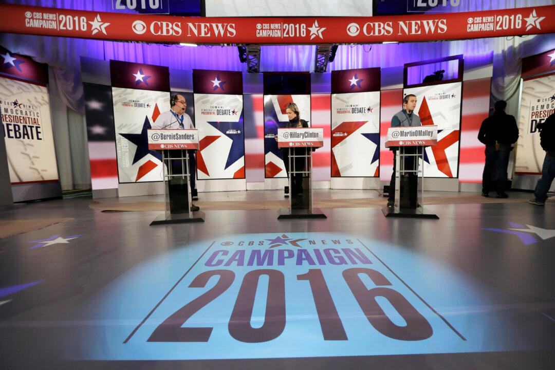 Viewers’ Guide: Clinton Looks to Deflect Sanders’ Critique