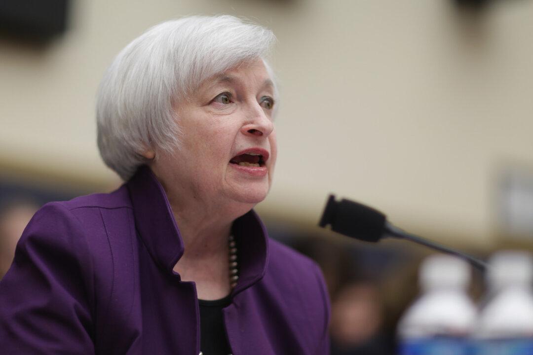 US Producer Prices Drop in Latest Sign of Tame Inflation