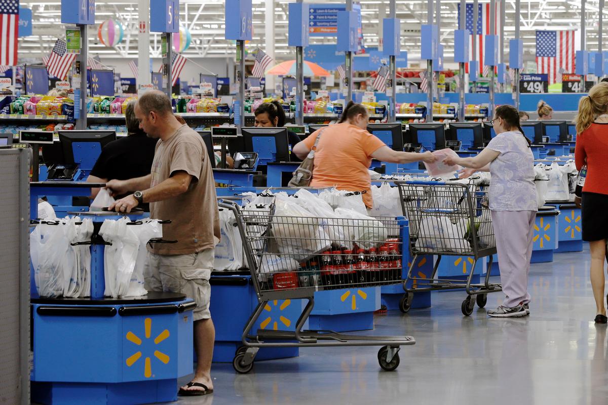 US Retail Sales Crawl Upward in October, Led by Online Shopping