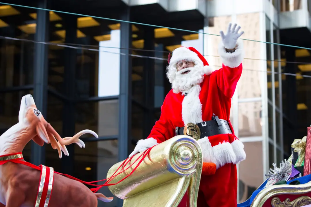 Photo Gallery: Toronto Santa Claus Parade