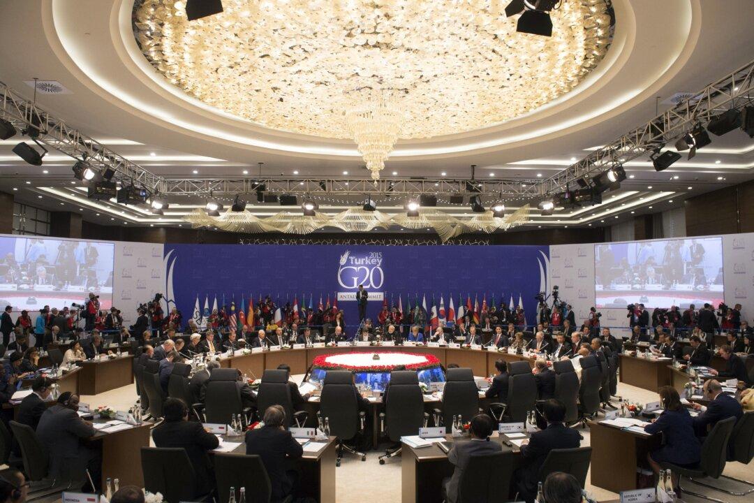 The Potential Risks and Butterfly Effect of Economic Globalization