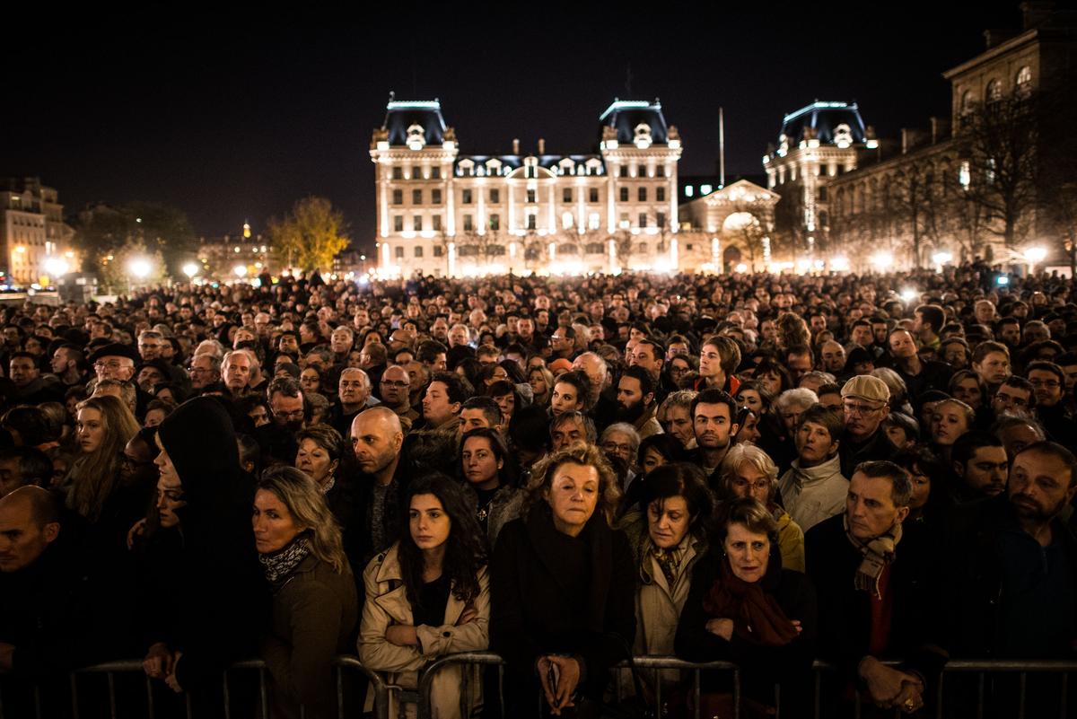 World Leaders Pressed for Response to Paris Attacks