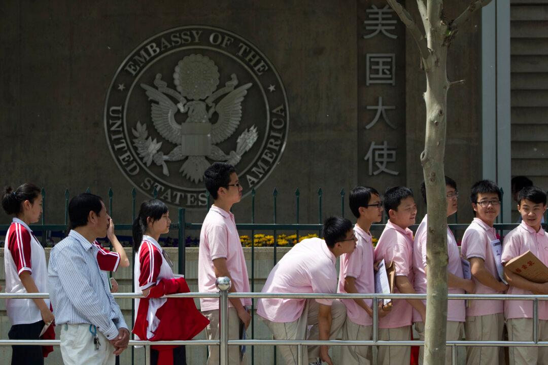 Airfares Skyrocket as US Announces It’s Reopening for Chinese Students