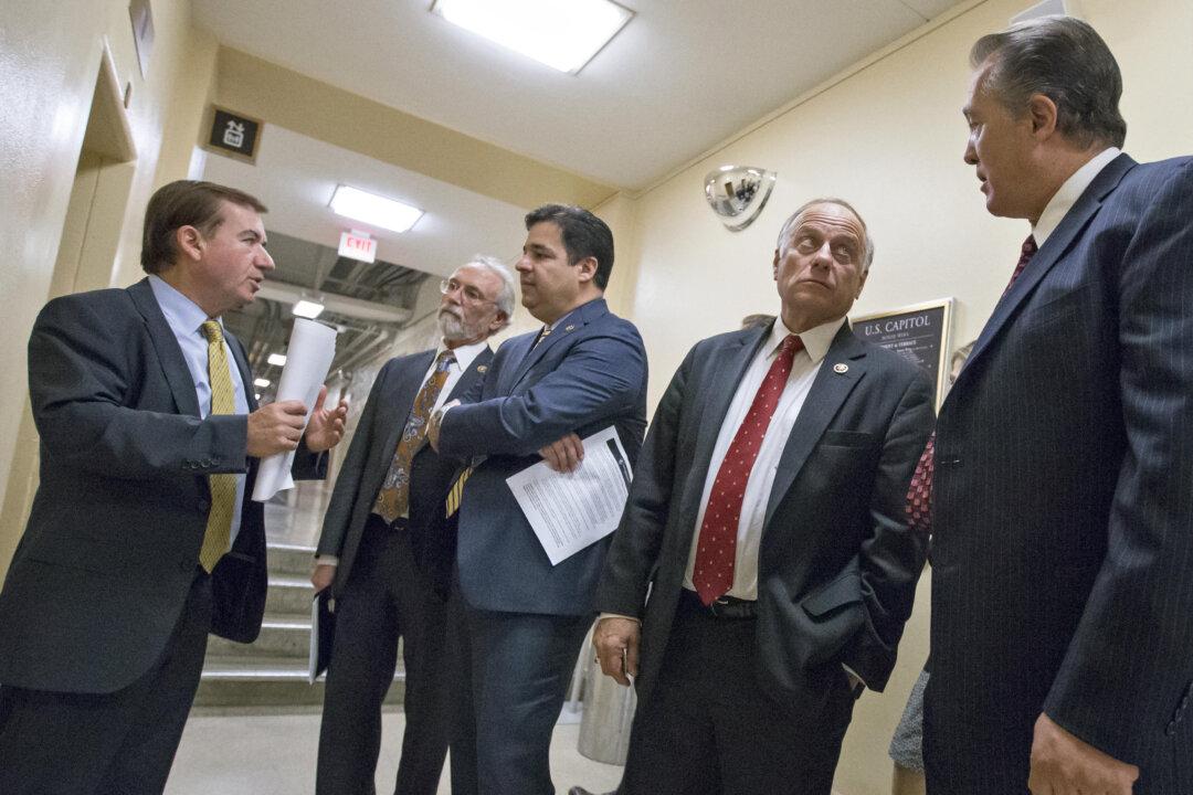 Obama Threatens to Veto House GOP Bill on Syrian Refugees