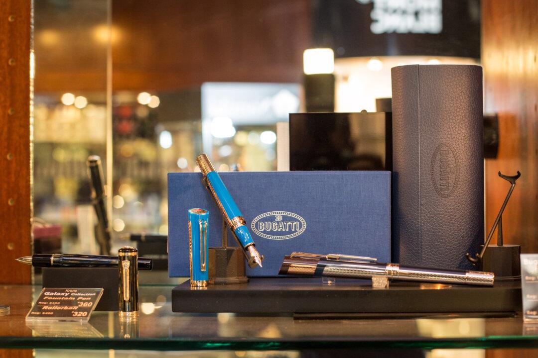 Fall in Love With Writing Again—Go to the Fountain Pen Hospital