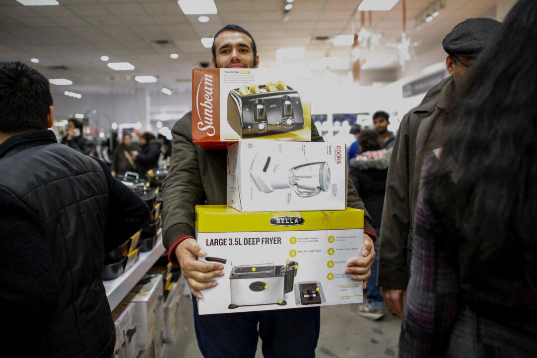 JCPenney, Macy’s, Dollar General Black Friday 2016 Deals: Hours, Sales, Doorbusters, Opening and Closing Times