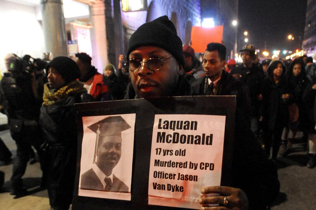 Protest Over Chicago Teen’s Shooting Ties Up Retail District