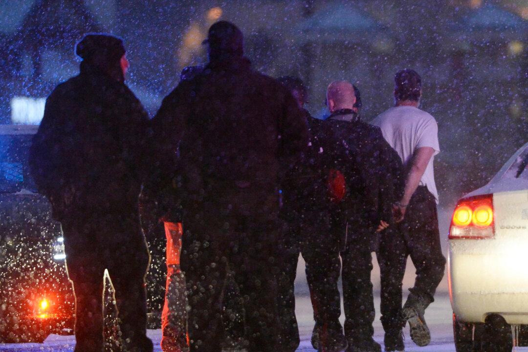 Suspect in Custody After Shooting at Planned Parenthood