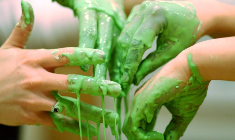 The Weird Science Behind Oobleck (Water + Cornstarch)