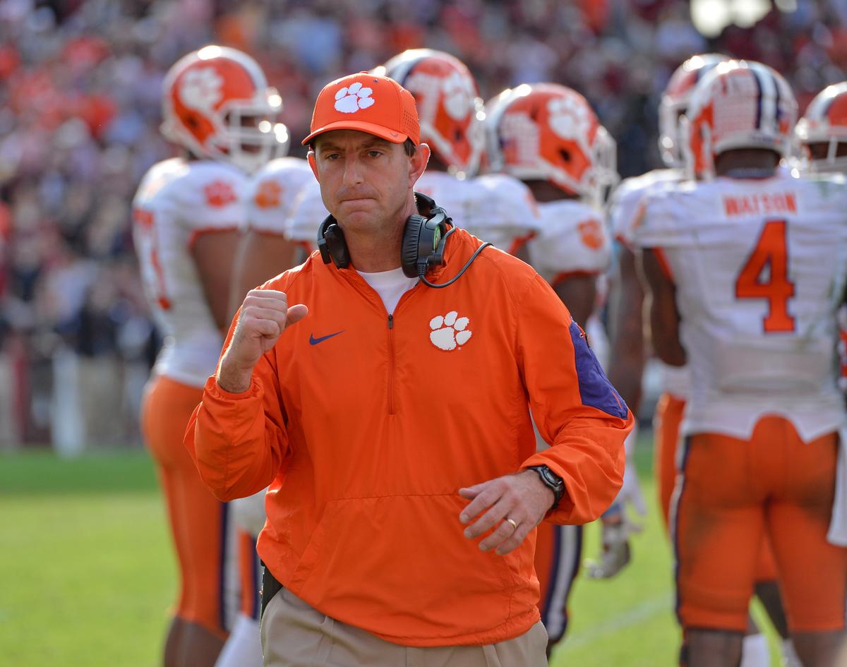 Swinney: No. 1 Clemson Won’t Be Awed by Title Game