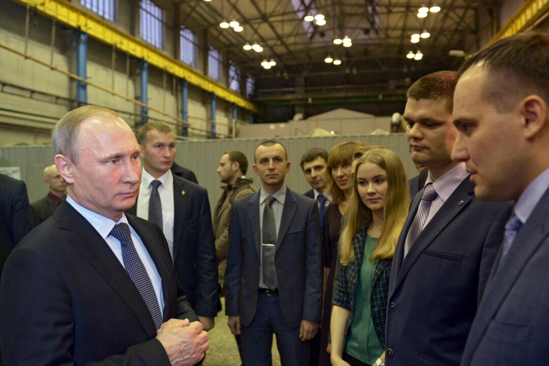 Putin Says Russia Has ‘More Proof’ ISIS Sending Oil Through Turkey