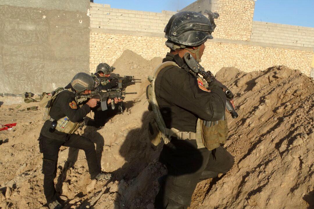 Iraqi Forces Surround Ramadi, but It Could Be a Long Siege