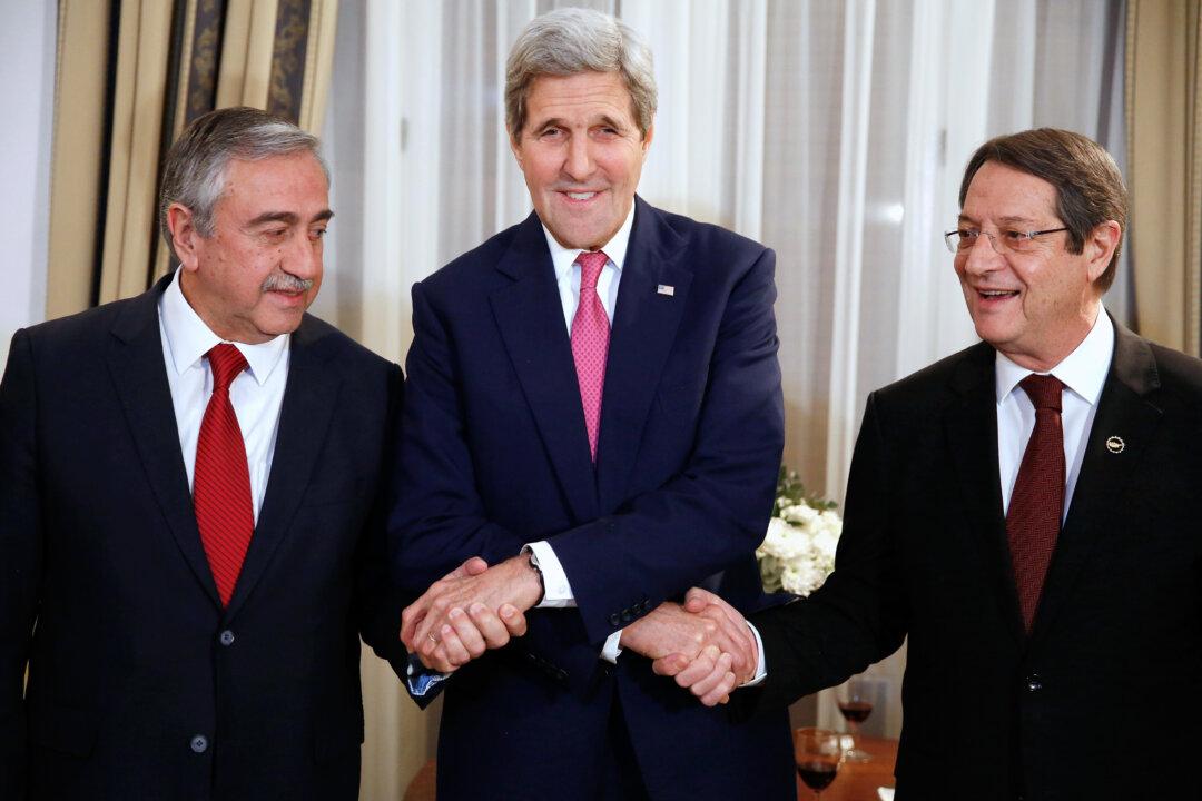Kerry Says Peace in Reach as Hopes for Cyprus Deal Rise