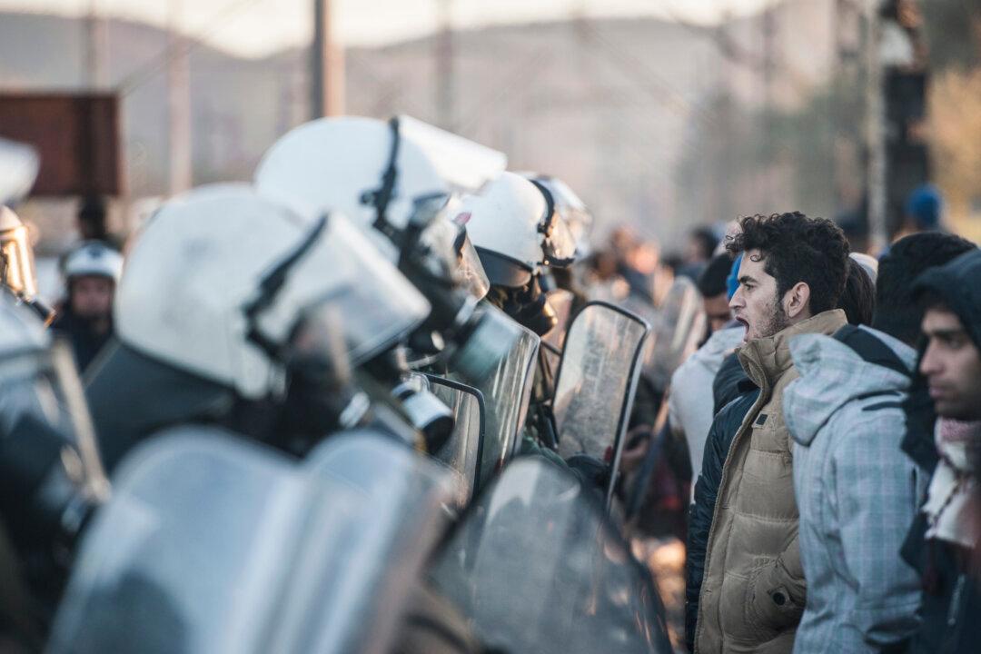 Clashes as Thousands of Migrants Are Stuck Outside Macedonia
