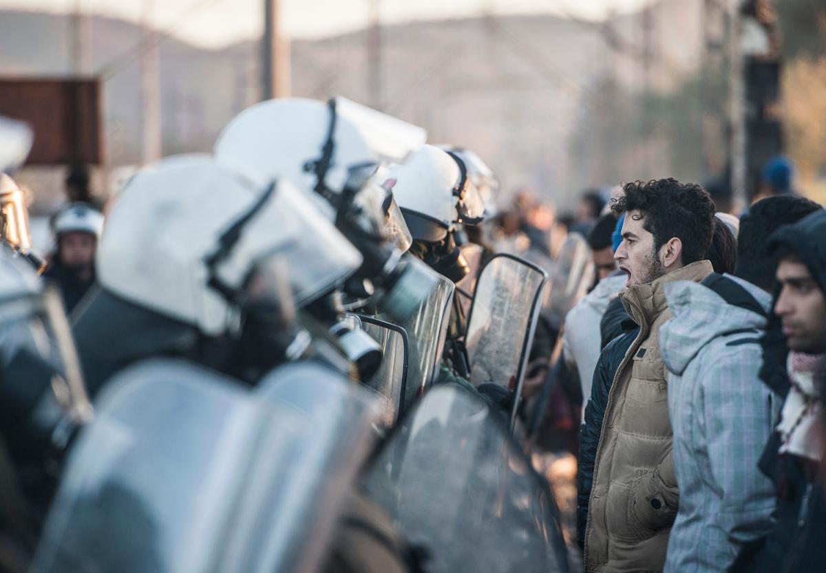 Clashes as Thousands of Migrants Are Stuck Outside Macedonia
