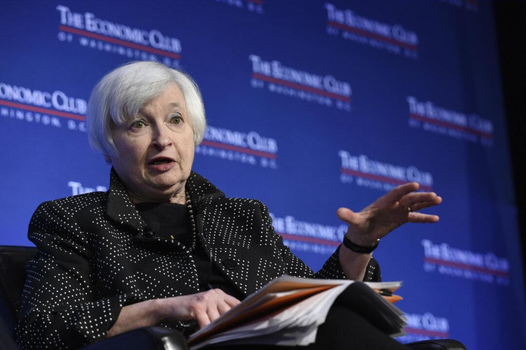 Another Month of Solid US Hiring Clears Way for Fed Hike