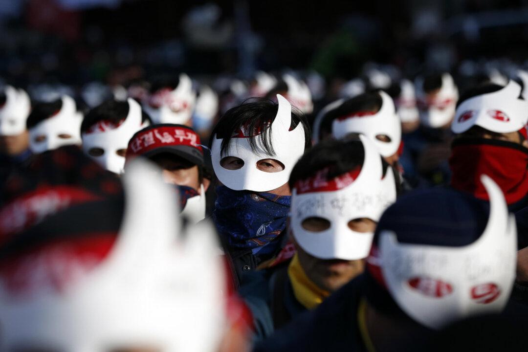Thousands March in New Anti-Government Rally in South Korea