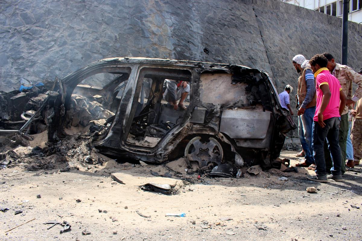 ISIS-Claimed Bombing Kills Yemeni Governor, 6 Guards in Aden