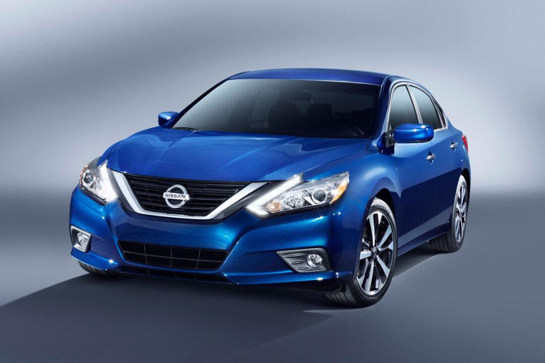 2016 Nissan Altima: New Altima, New Look