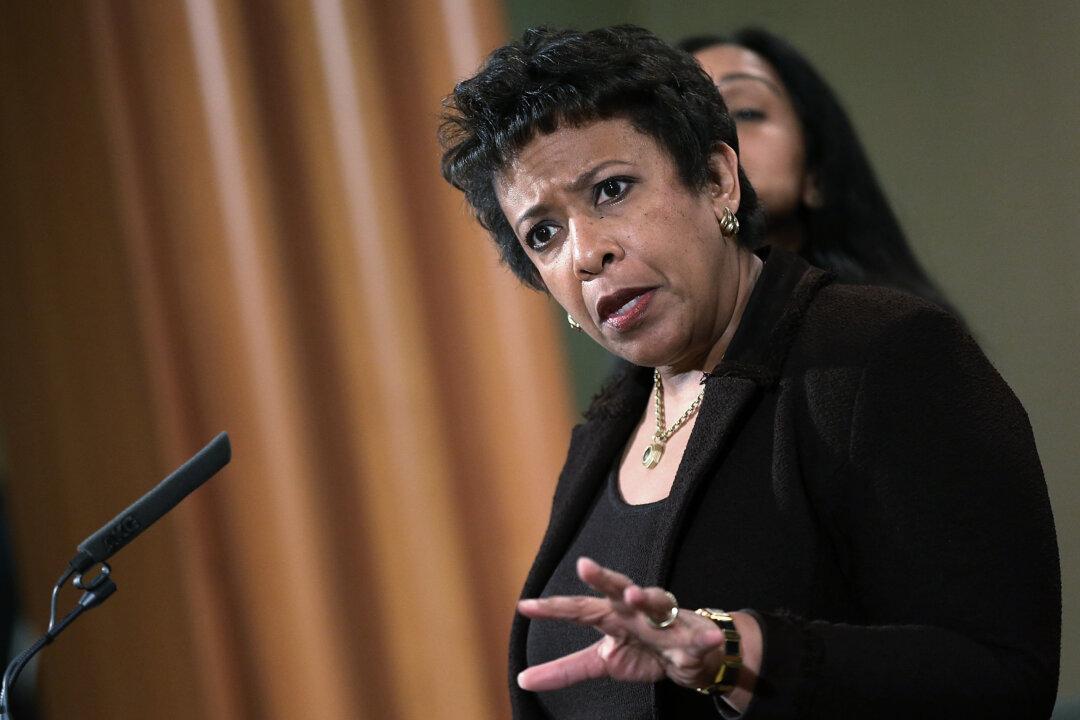 Responding to Mistrust, Feds Investigate Chicago Police