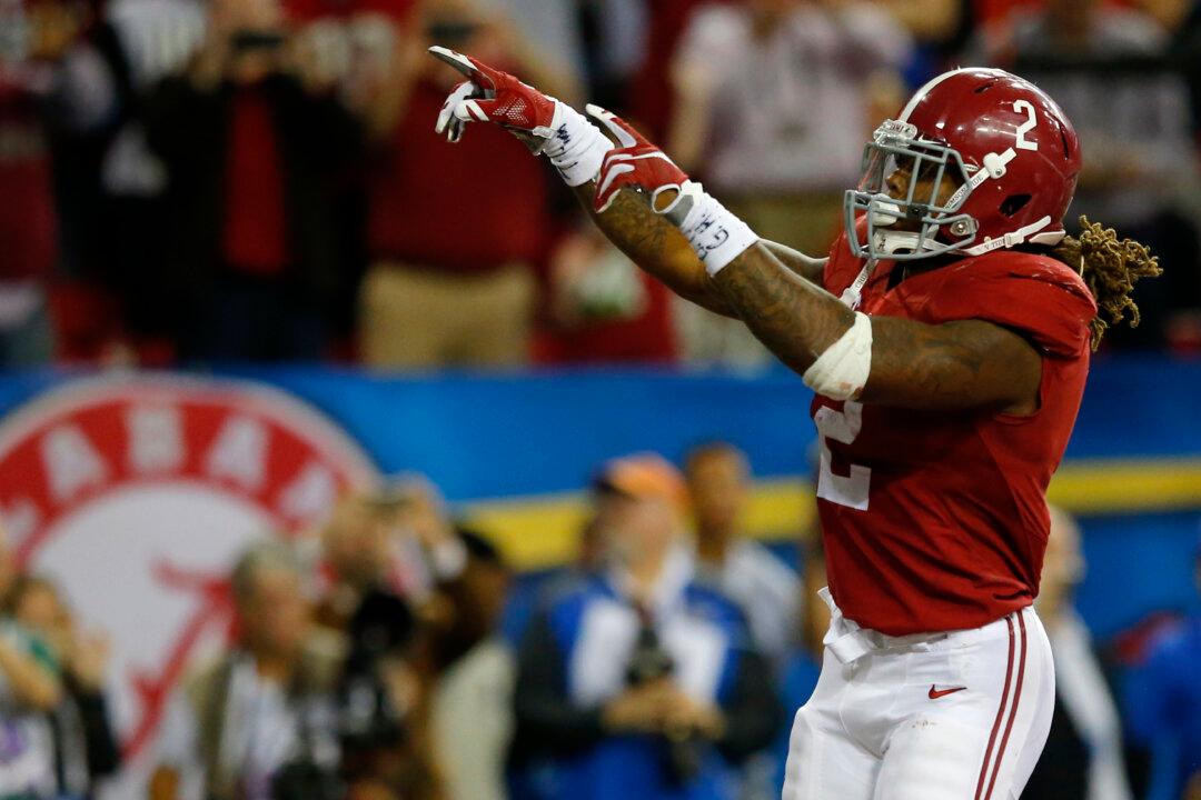 Why Derrick Henry Should (Narrowly) Win the Heisman