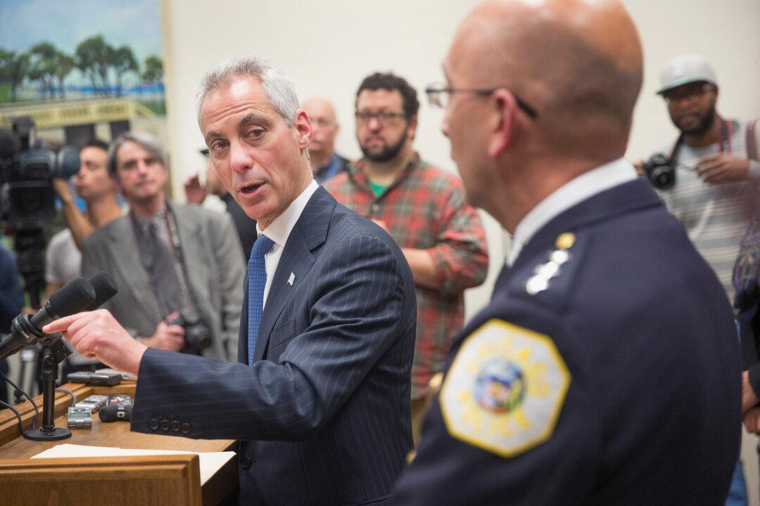 Chicago Mayor Apologizes for 2014 Shooting, Vows Reforms