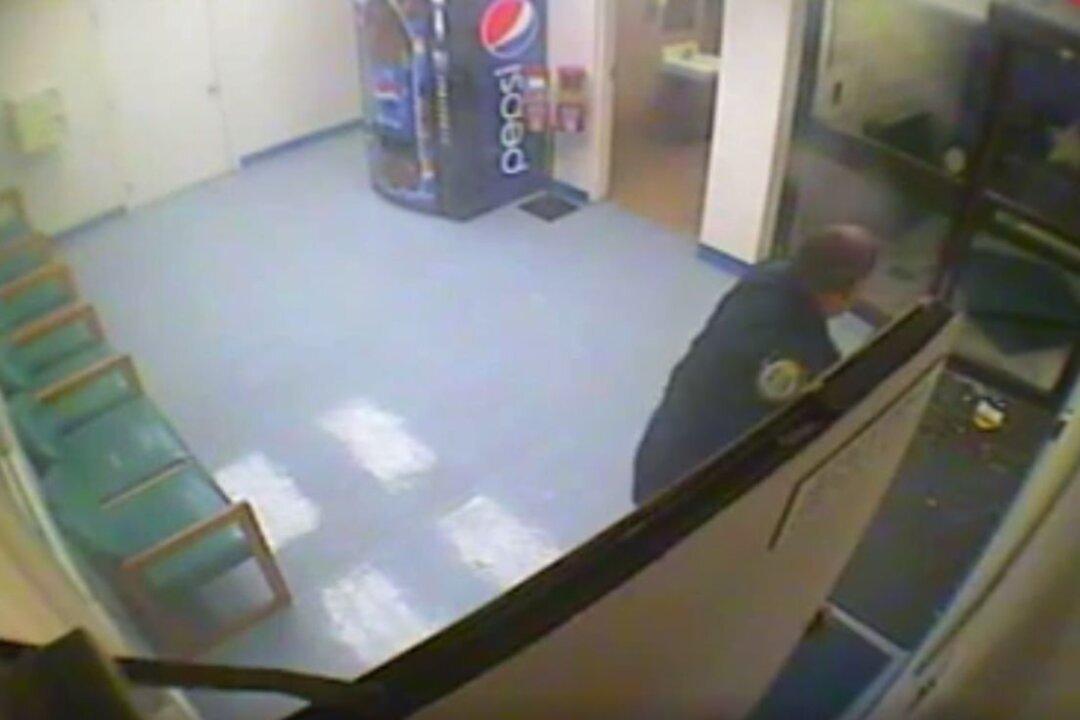 Florida Man Crashes Car Into Jail While High on Flakka Drug to ‘Visit some friends’