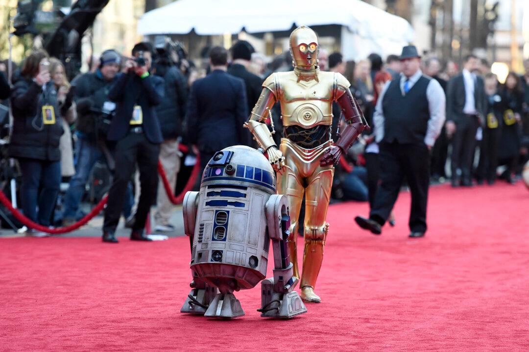 ‘Force Awakens’ Crosses $250M Globally After Record Friday