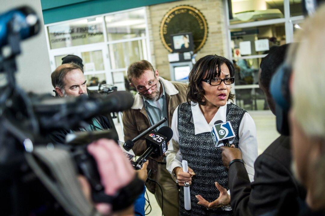 Flint Mayor Declares State of Emergency Over Water Problems