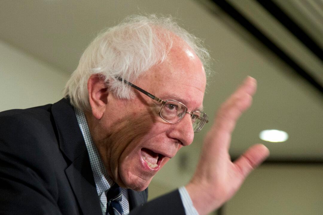 Bernie Sanders’ Campaign Penalized for Accessing Hillary Clinton’s Confidential Voter Data