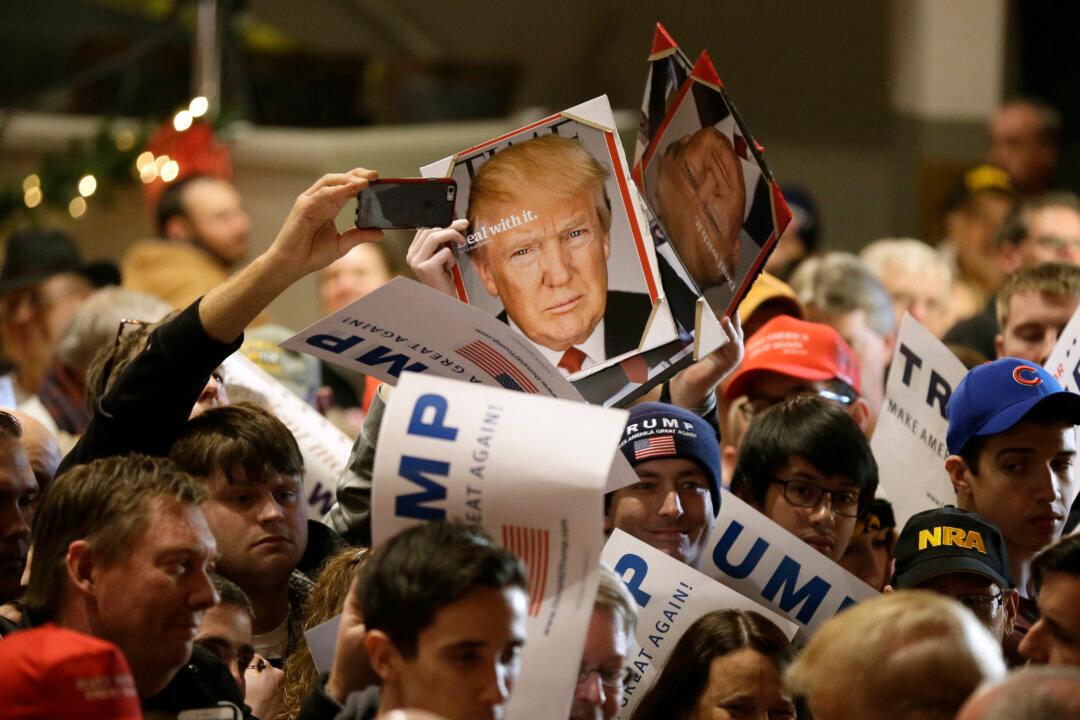 As Iowa Looms, GOP Wonders: Does Trump Have Fans, or Voters?