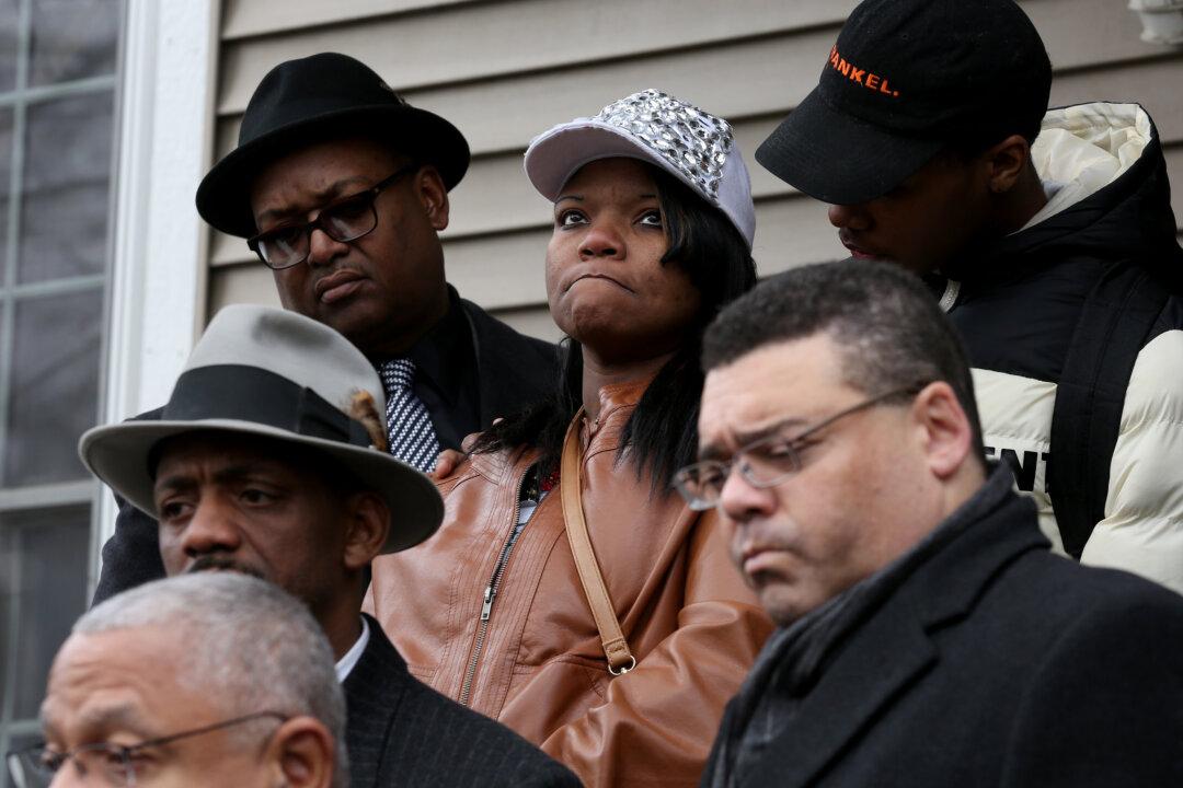 Advocates Say Chicago Police Crisis Training Has Languished