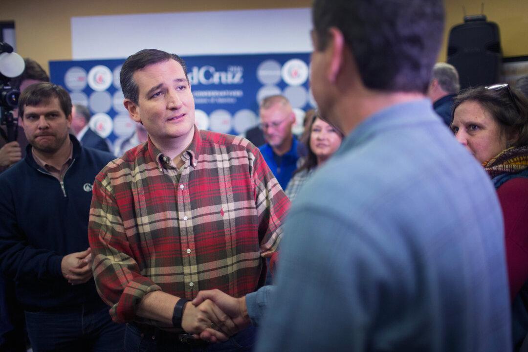 Ted Cruz Is Not Eligible to Be President: Constitutional Professor