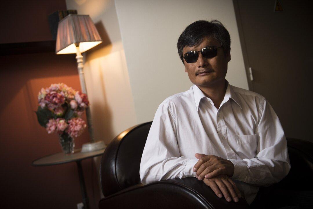 Chen Guangcheng Hopes Bells of New Year Will Ring In a New China