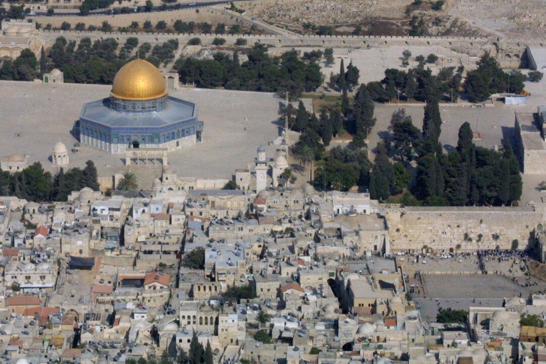 Israel Approves Special Budget for Arab Citizens