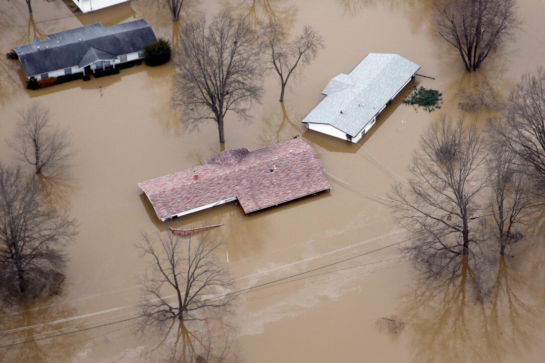 Missouri Flooding Forces Evacuations, Damages Hundreds of Homes