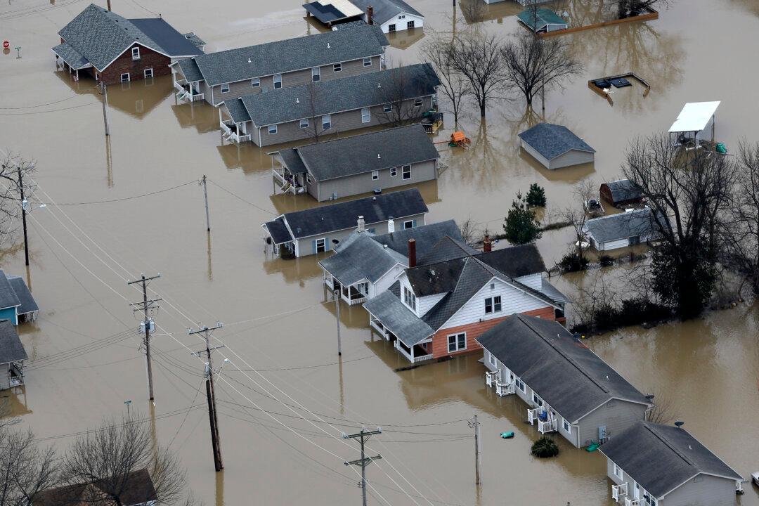 Flooding Shuts Down Major Interstate Near St. Louis