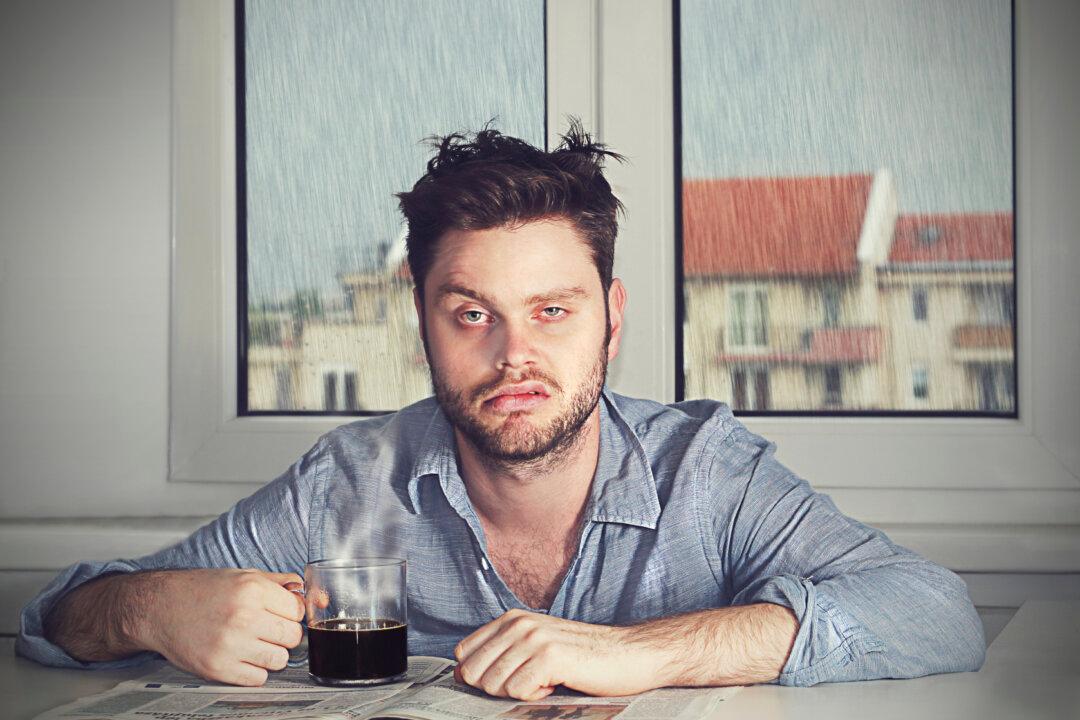 16 Ways to Combat That Groggy Morning Feeling (Infographic)