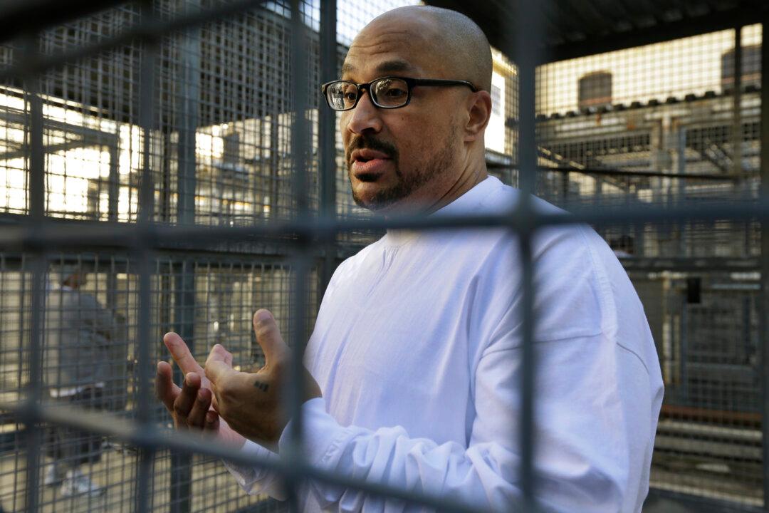 California Grants Rare Look Inside Largest Death Row