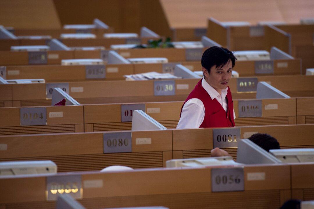 Chinese Stocks Crash, Why Is Anybody Surprised?