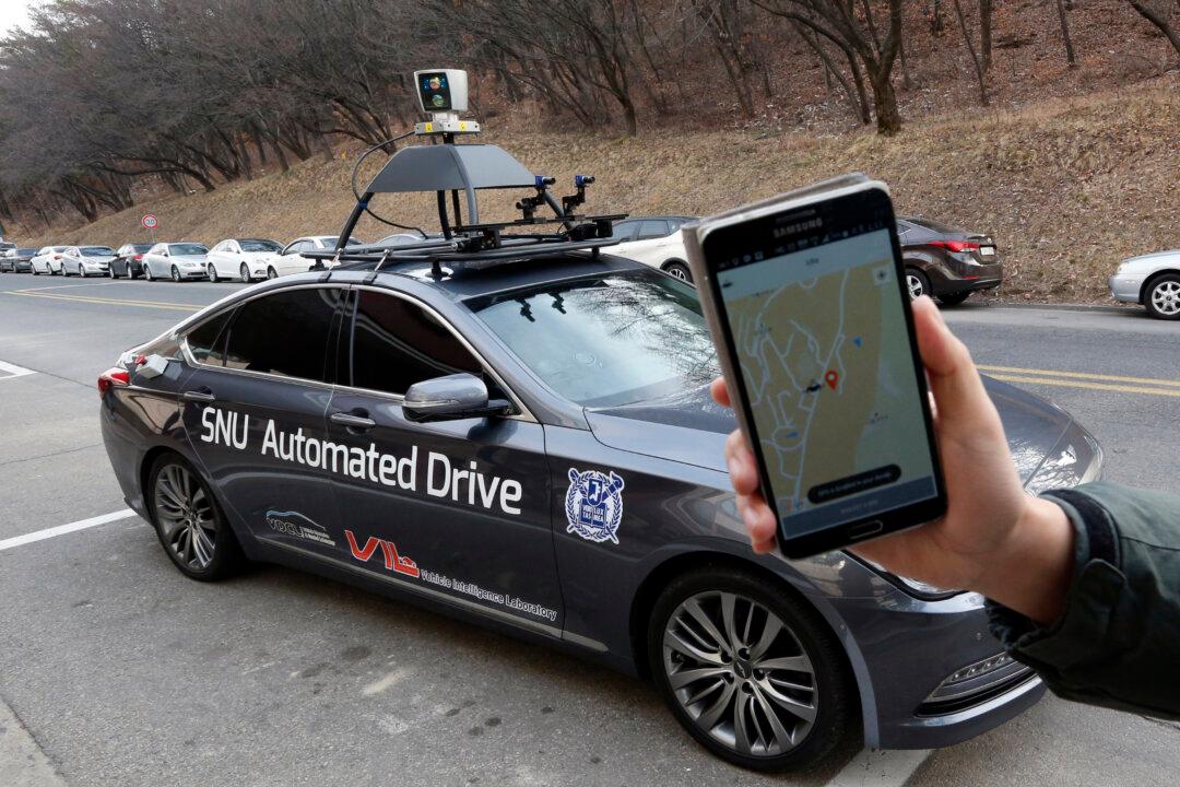 Driverless Taxi on Seoul Campus Offers Glimpse of Future