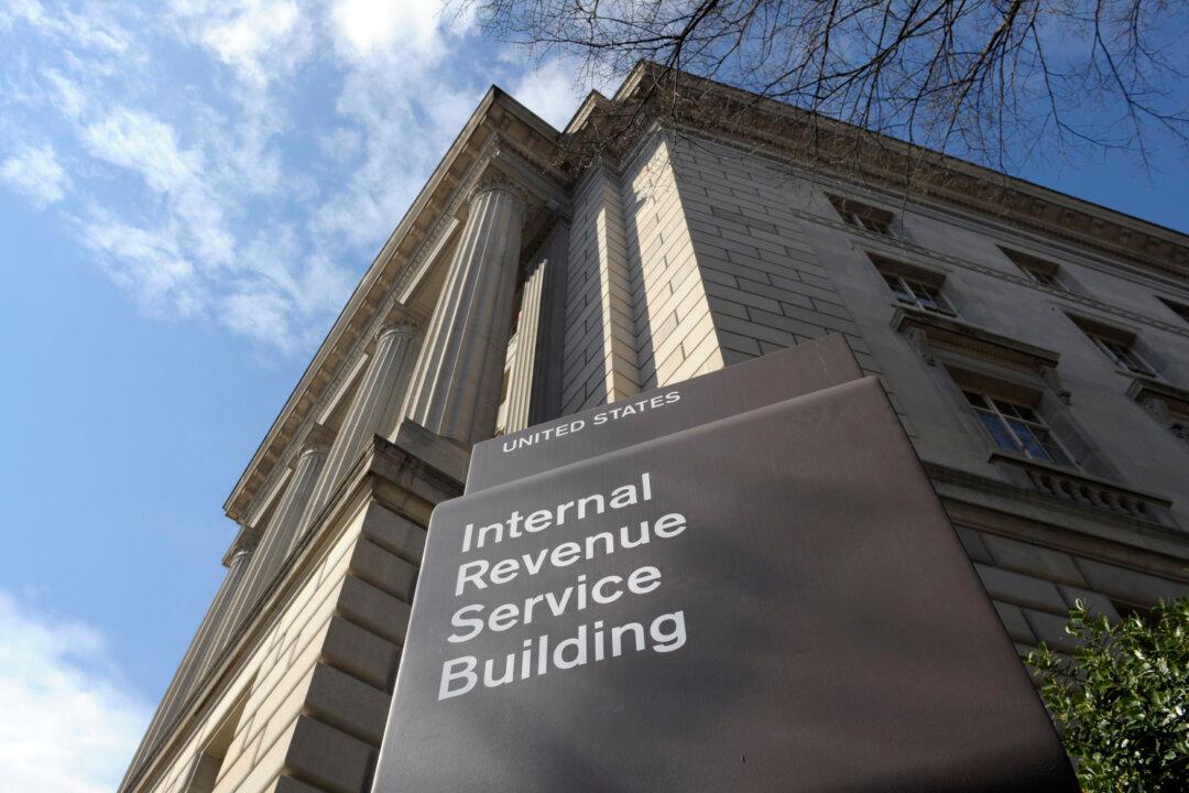 IRS Call Return Rate Rises Above 80 Percent with 4,000 New Employees: Yellen