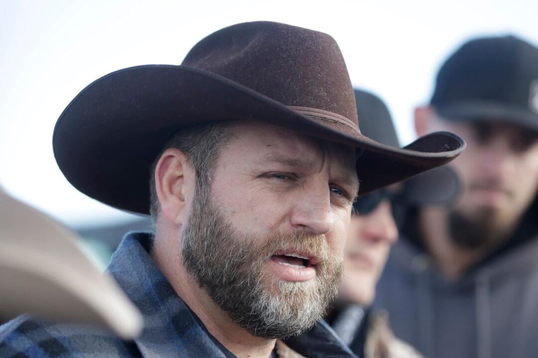 Ammon Bundy and Members of Oregon Protest Arrested After Confrontation With FBI: Reports