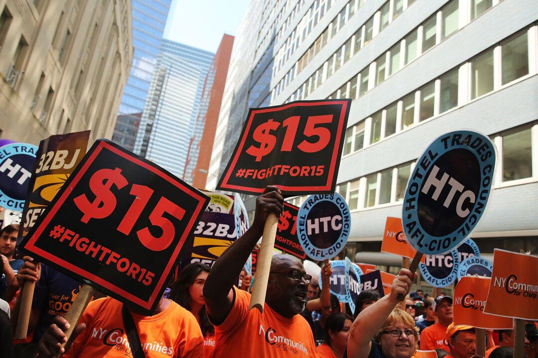 California to Raise Minimum Wage to $15 an Hour, Highest in the Nation