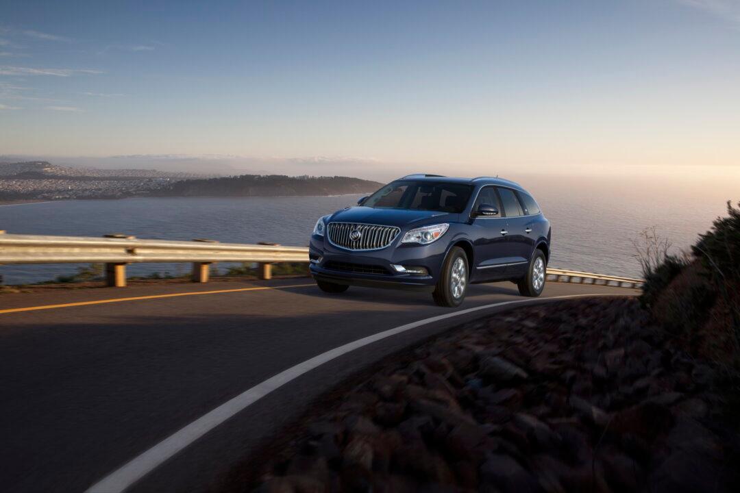 Buick Enclave: Cadillac’s Forbidden Fruit