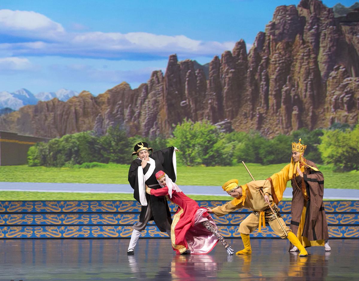 VIPs Welcome Shen Yun’s Return to Vancouver